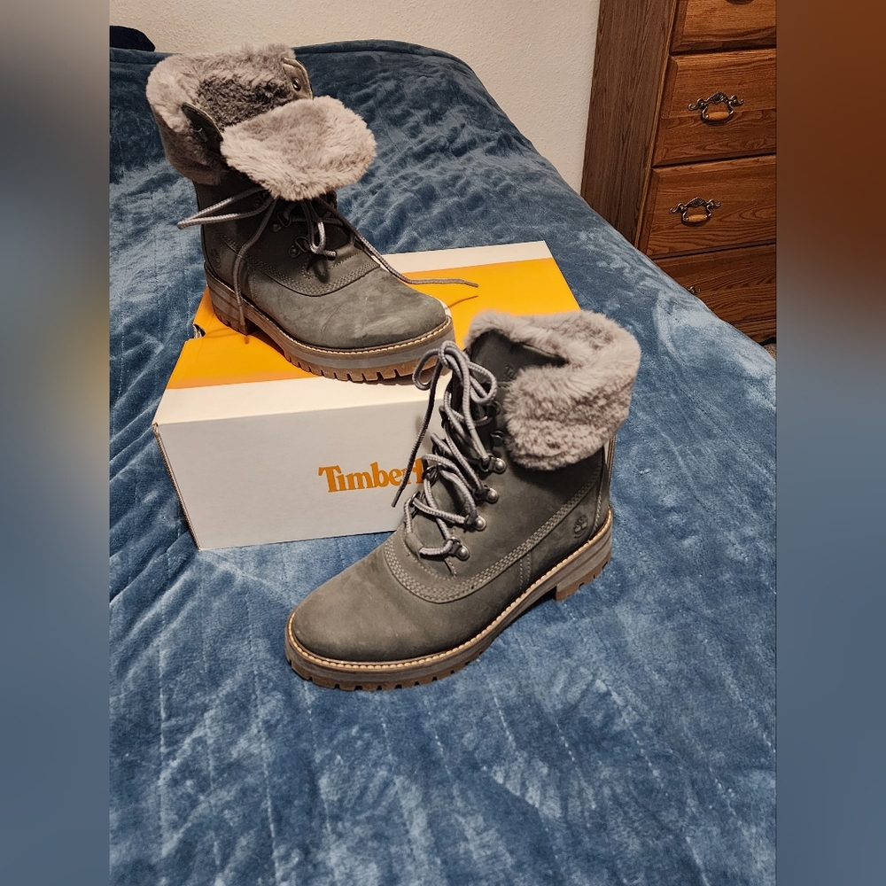 Timberland Women's Gray Fur-Lined Boots Size 9
